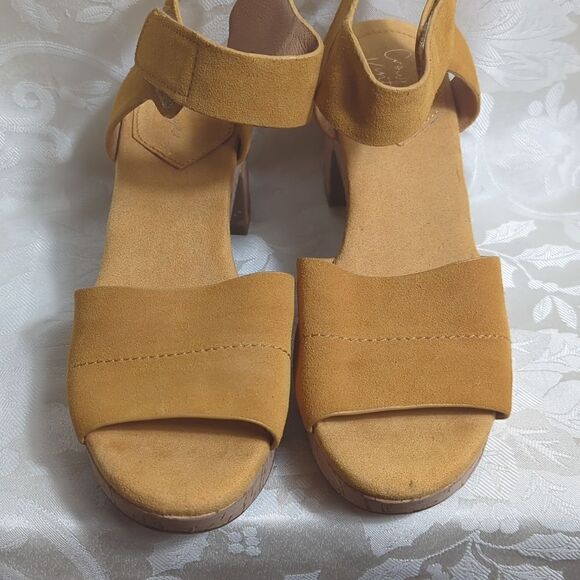Crown Vintage Goldenrod Suede Cork Heel Sandal Shoes - Picture 4 of 7